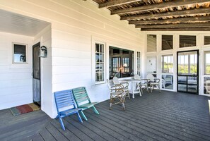 Cottage (5 Bedrooms) | Interior - Kennebunk Cottage w/ Private Beach & Ocean Views! (Kennebunk)