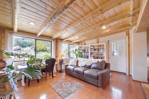 Cottage (2 Bedrooms) | Interior - Peaceful Historic Cottage on Sedona Wine Trail (Cornville)