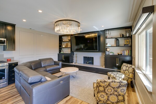 Fireplace - Family-friendly Fullerton Unit w/ Private Pool! (Fullerton)