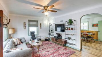 House (2 Bedrooms) | Interior