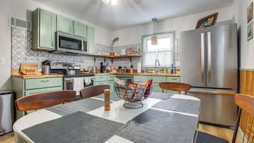 House (2 Bedrooms) | Interior