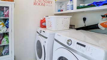 Nhà (3 Bedrooms) | Nội thất