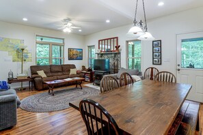 House (3 Bedrooms) | Interior