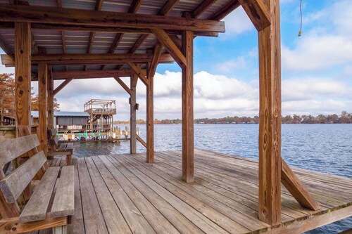 Lakefront Netterville Landing Home w/ Private Dock