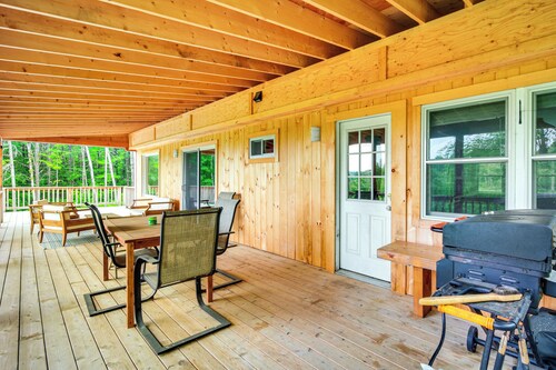 Expansive Wilmot Escape w/ Deck Near Skiing!
