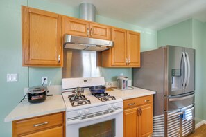 House (3 Bedrooms) | Interior - Lakewood Home ~ 5 Mi to Knotts Berry Farm! (Lakewood)