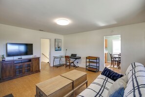 House (3 Bedrooms) | Interior - Lakewood Home ~ 5 Mi to Knotts Berry Farm! (Lakewood)