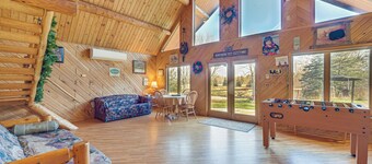 Secluded Log Cabin < 1 Mi to Munger State Trail!