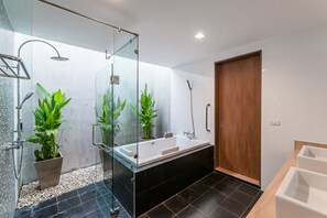 Luxury Villa | 4 bedrooms, premium bedding, desk, laptop workspace - Mövenpick Pool Villa4BR-PrivatePool (Sattahip)