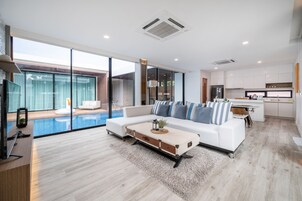 Luxury Villa | Living room | LCD TV