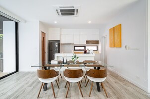 Luxury Villa | Dining room