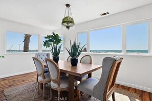 Dining - ON THE SAND! Beachfront Seal Beach CA 3bd 3ba home (Seal Beach)