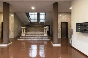 Lobby - notaMi - Little West (Milan)