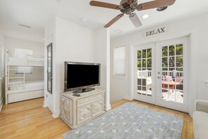 3 bedrooms, individually decorated, individually furnished - 30A Beach House - Karma is a Beach (Santa Rosa Beach)