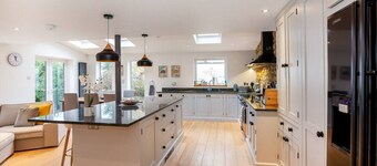 Spacious 3 Bed House with Large Garden in Aynho