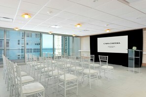 Meeting facility - Casa Costera, Isla Verde Beach, Apartments by Marriott Bonvoy (Carolina)
