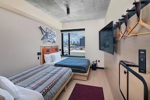 In-room safe, individually decorated, individually furnished - Moxy Miami Wynwood (Miami)