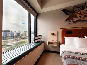 Room, 1 King Bed, Non Smoking, City View