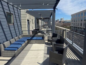 Terrace/patio - Downtown Skyline Views in Modern Townhome with Rooftop Patios (Des Moines)