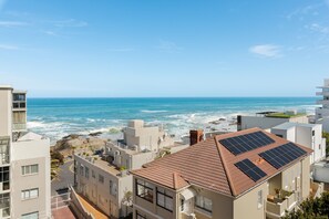 Exterior - Stunning Bantry Bay Haven - Beach on Your Doorstep (Cape Town)