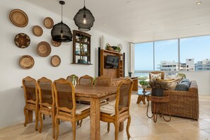 Dining - Stunning Bantry Bay Haven - Beach on Your Doorstep (Cape Town)