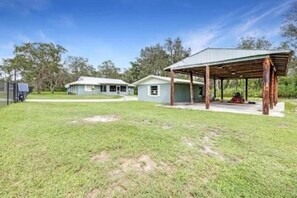 Exterior - Hidden Gem Home @Oceanside Ave (Sebring)