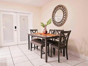Dining - Hidden Gem Home @Oceanside Ave (Sebring)