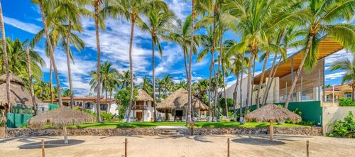 Amazing Oceanfront 5BR Villa  Pool  Beachfront
