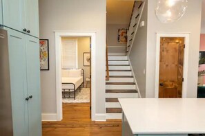 المنشأة من الداخل