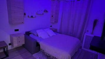 1 chambre, fer et planche à repasser, lit parapluie, Wi-Fi gratuit