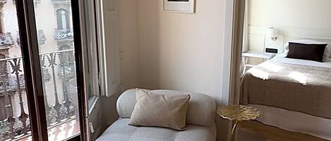 2 chambres, fer et planche à repasser, Wi-Fi, draps fournis