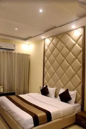 1 bedroom, WiFi, bed sheets - Hotel Monal Standard Room #2 (Pithoragarh)
