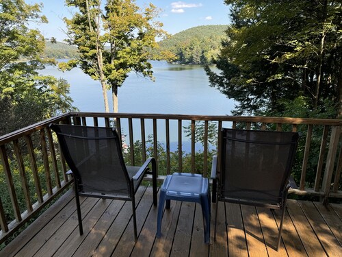Carr's Cottage - Cozy Cottage w/ King bed on Goodyear Lake
