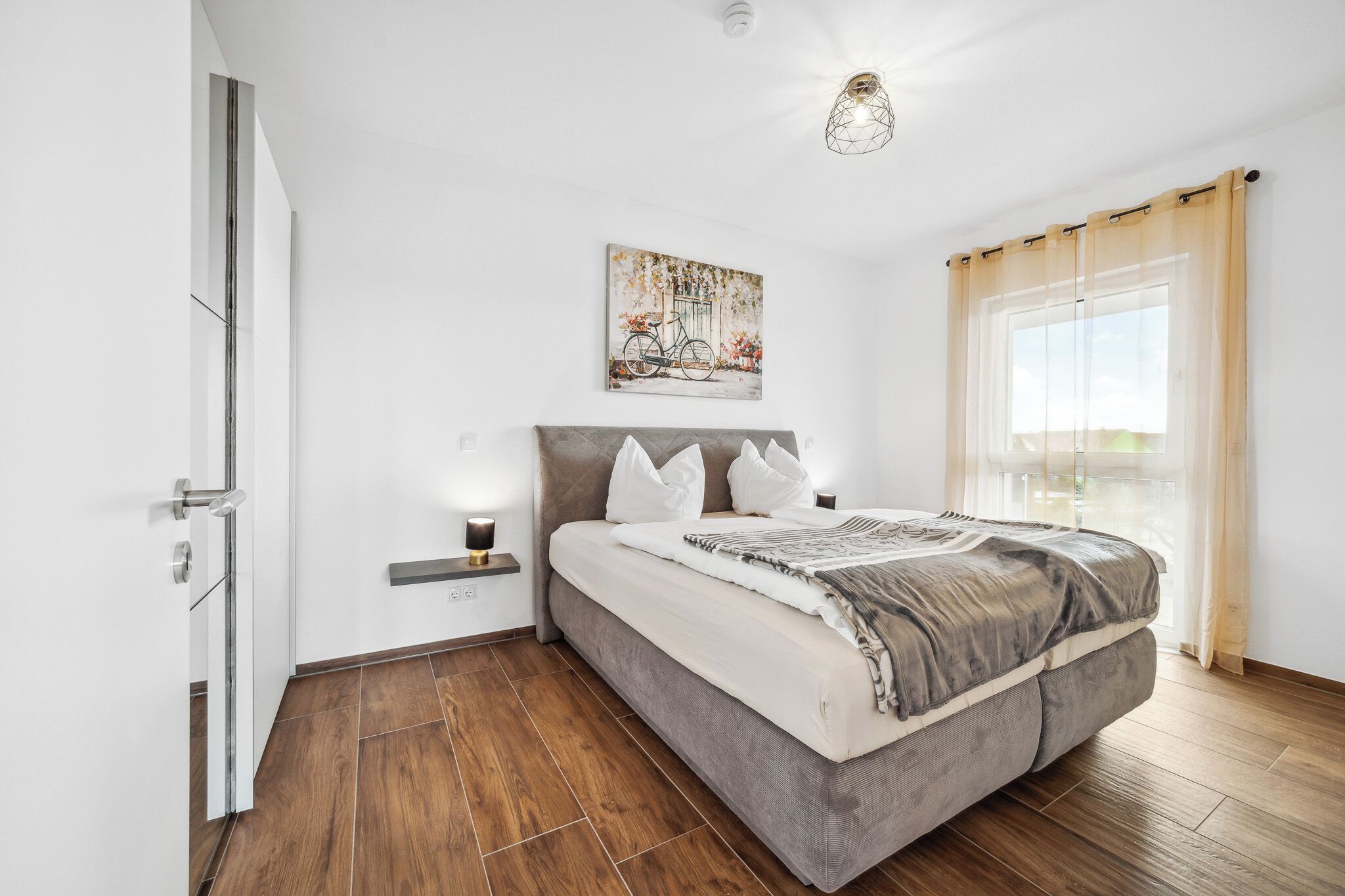 2 室のベッドルーム、WiFi、ベッドシーツ