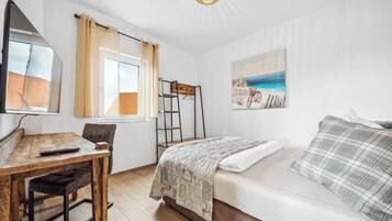 2 bedrooms, WiFi, bed sheets