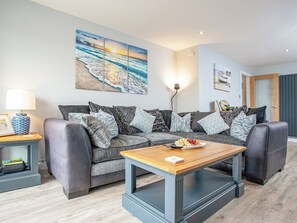 Living area - 2 bedroom accommodation in Wadebridge (Wadebridge)