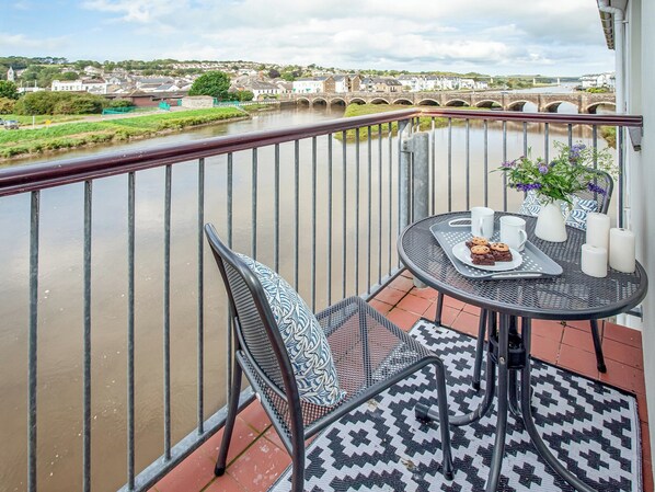 Outdoor dining - 2 bedroom accommodation in Wadebridge (Wadebridge)