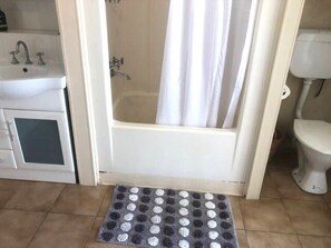 Douche, serviettes fournies
