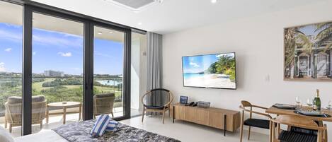 房內夾萬、熨斗/熨衫板、免費 Wi-Fi、床單