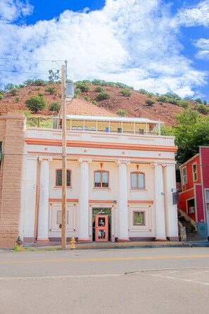 Exterior - Deluxe Room at The Block (Bisbee)