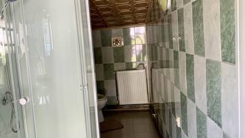 Toallas y papel higiénico