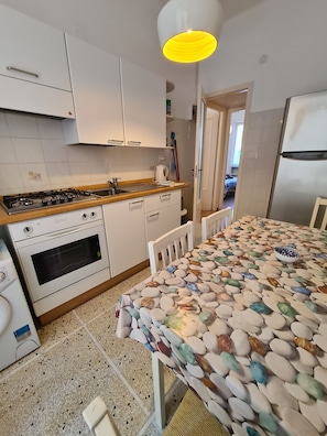 City Apartment | Private kitchen | Full-sized fridge, microwave, oven, espresso maker - Casa Della Paola By Portofino Vacanze (Santa Margherita Ligure)