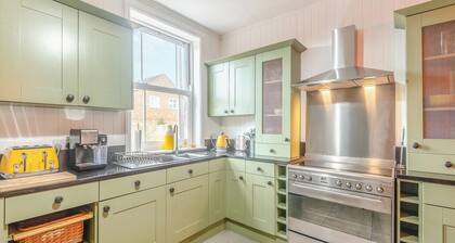 2 bedroom accommodation in Doncaster