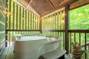 Bañera de hidromasaje al aire libre
