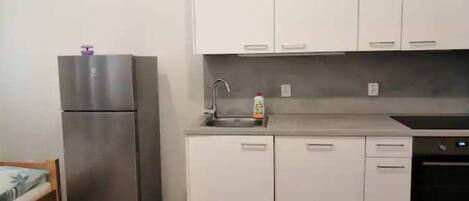 مستلزمات طهي/أطباق/أوعية