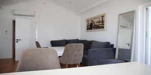 Free WiFi - Pashkaj Hotel (Udënisht)