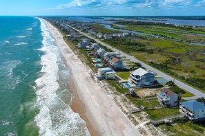 Beach nearby - Oceanfront Fun Awaits at Cathyland (North Topsail Beach)