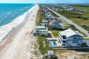 Exterior - Oceanfront Fun Awaits at Cathyland (North Topsail Beach)