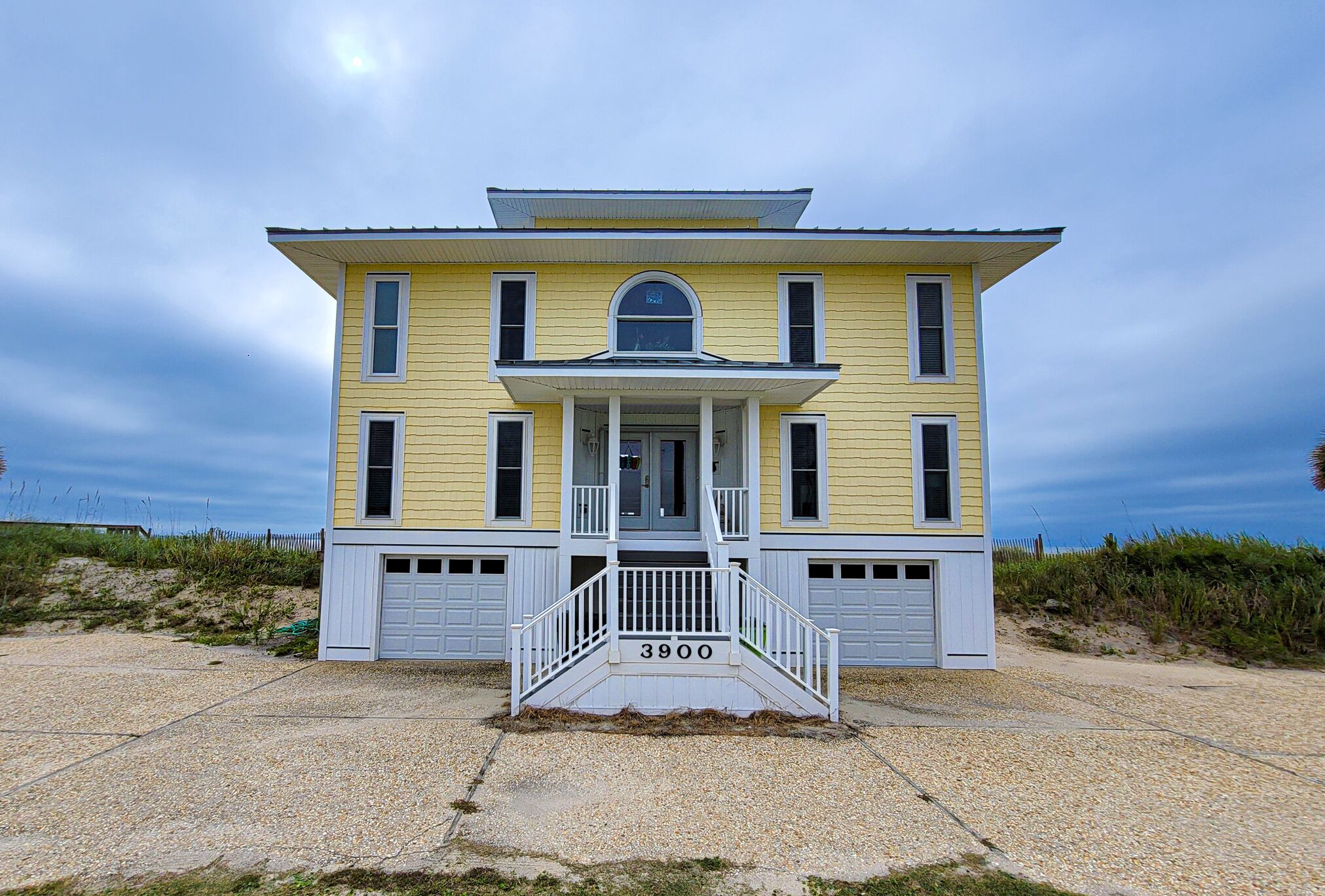 Vibrant Oceanfront home w/ direct beach access! Pet Friendly!!