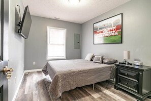 4 bedrooms, in-room safe, iron/ironing board, WiFi